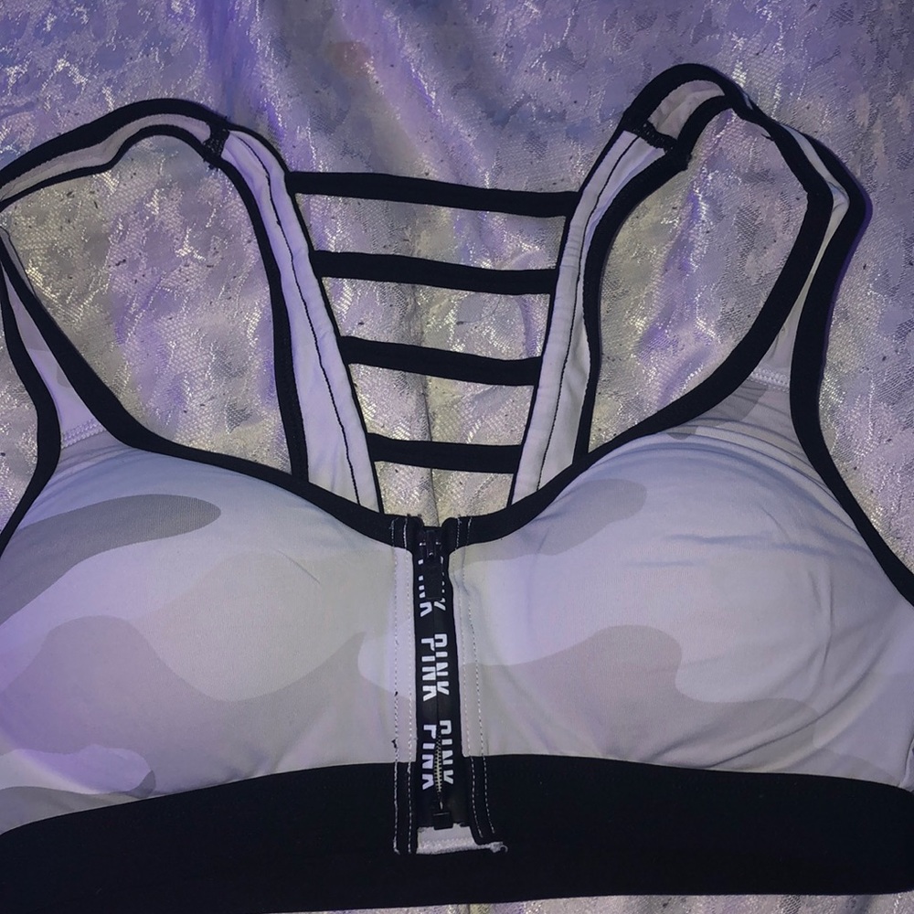 PINK Victoria’s Secret sports bra size S